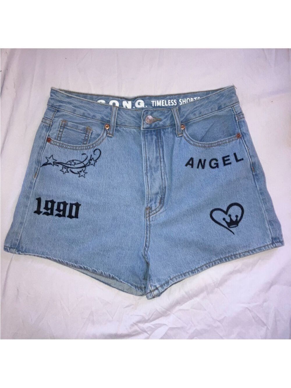 S.O.N.G Women's Y2K style Timeless High Waisted Denim Shorts Size 7/28 Inseam 3" - Picture 1 of 7